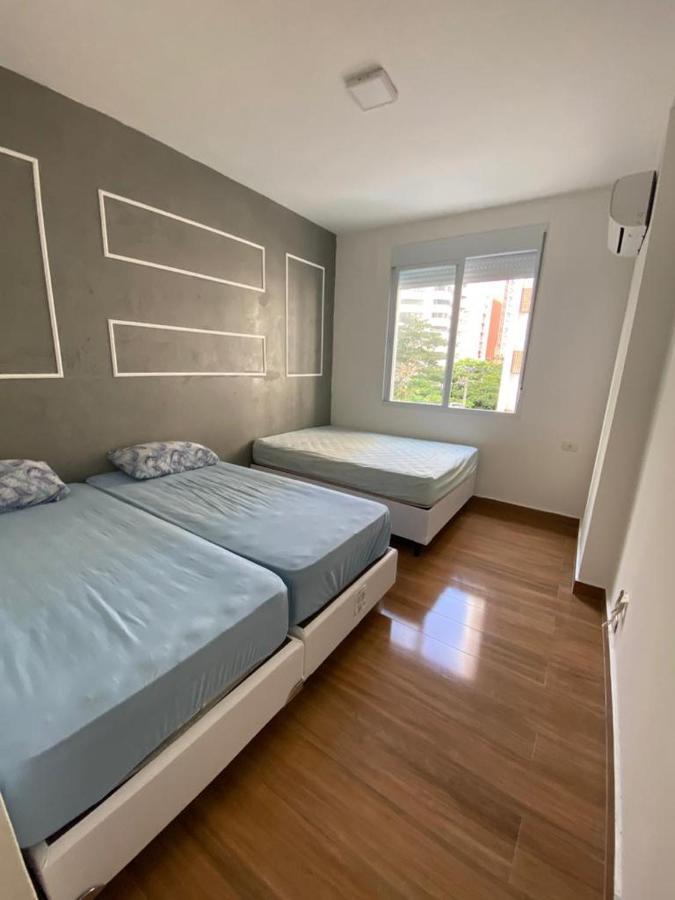 Apartamento Guaruja Pitangueiras 50 Metros Da Praia. Exterior foto